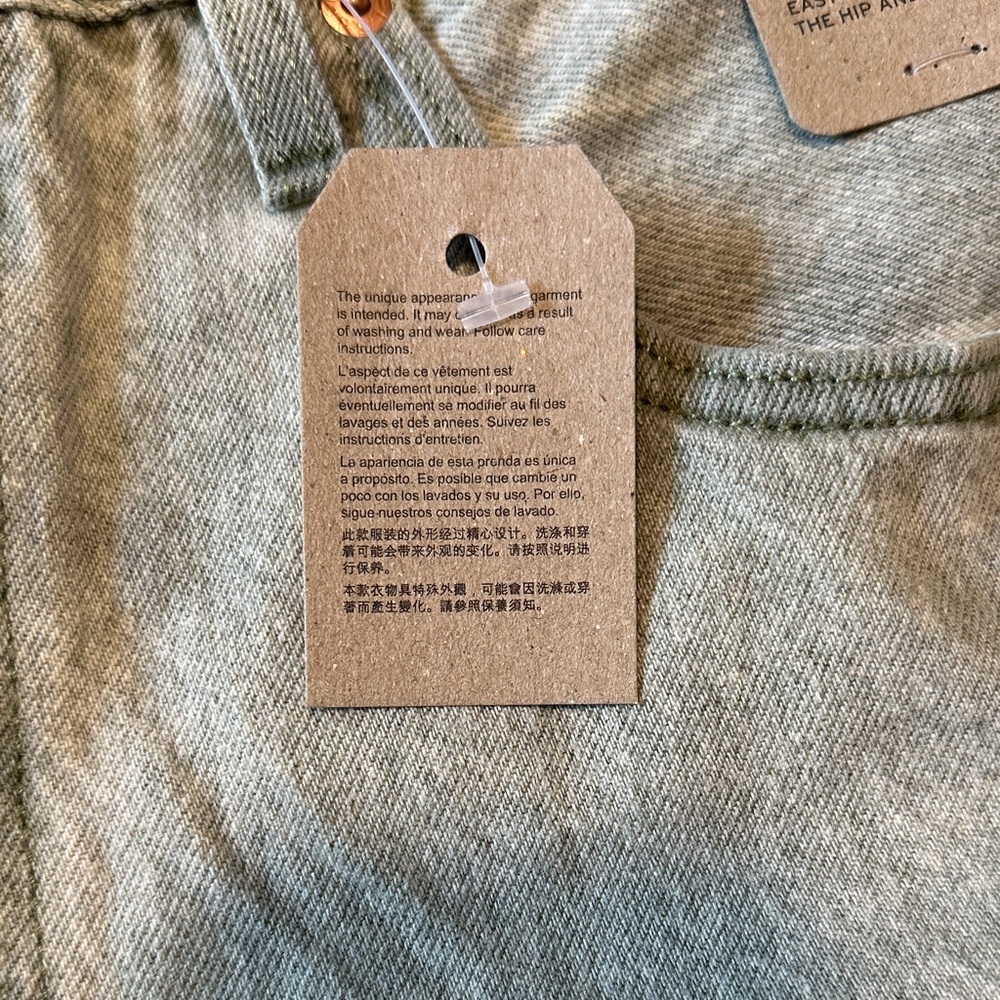 Levi's Women's 501 Original Blue Jean Shorts in a light wash. - Picture 2 of 9